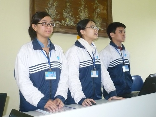 Học sinh Kim Liên nhận học bổng Vallet và tham dự Gặp gỡ Việt Nam 2013