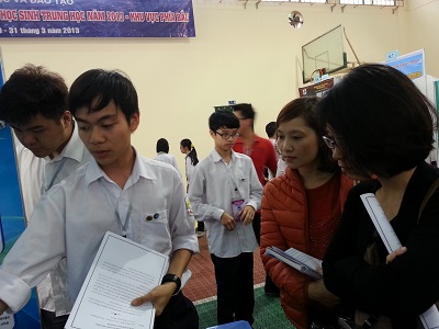 Hoạt động của học sinh Kim Liên tại hội thi Intel ISEF 2013 Quốc gia